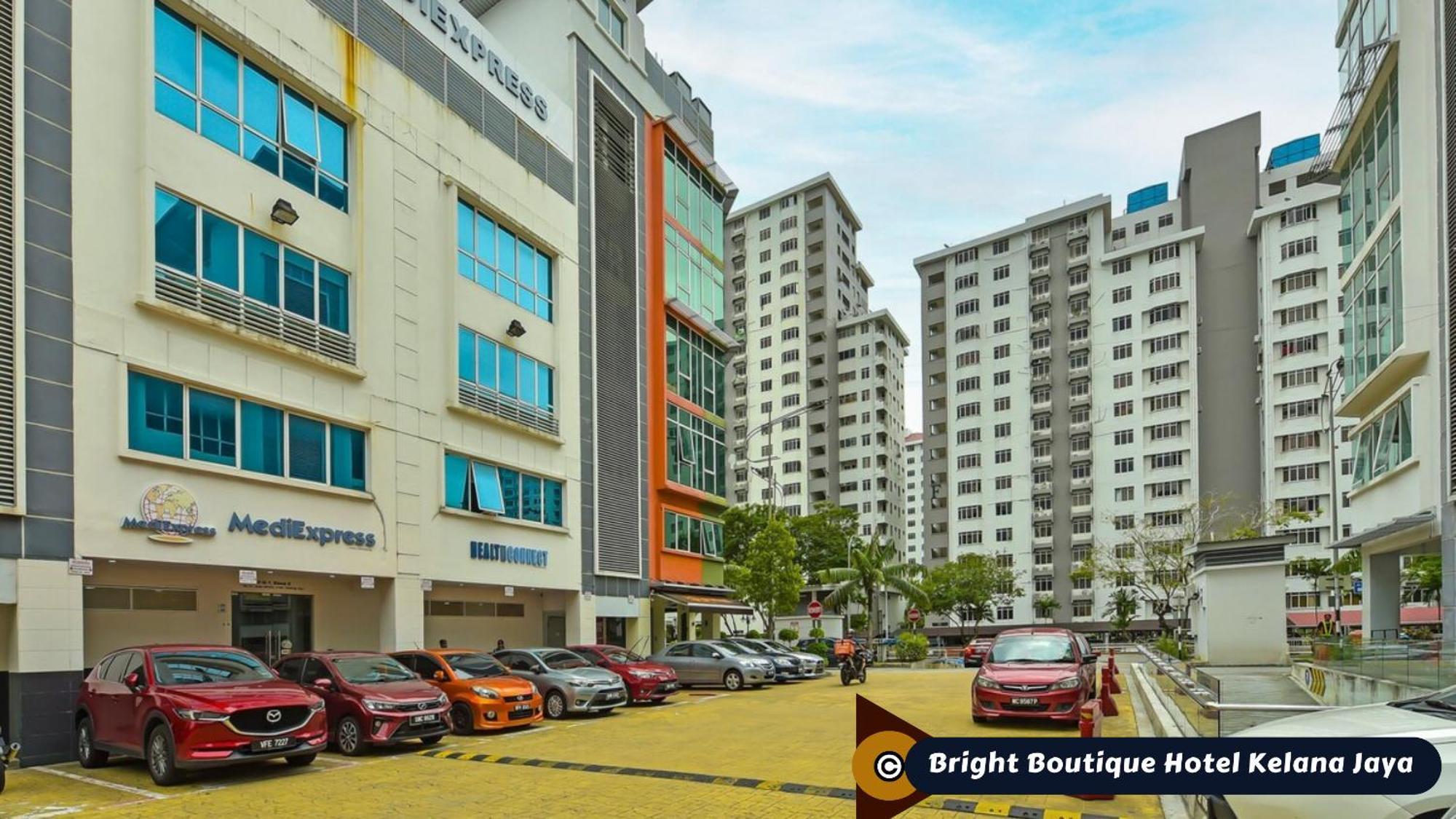 Bright Boutique Hotel Kelana Jaya Петалинг Джая Екстериор снимка