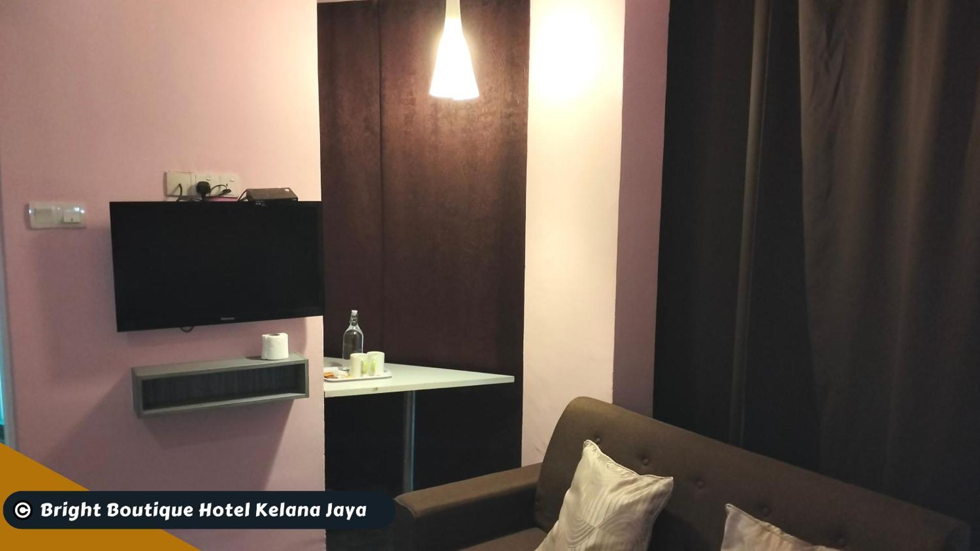 Bright Boutique Hotel Kelana Jaya Петалинг Джая Екстериор снимка